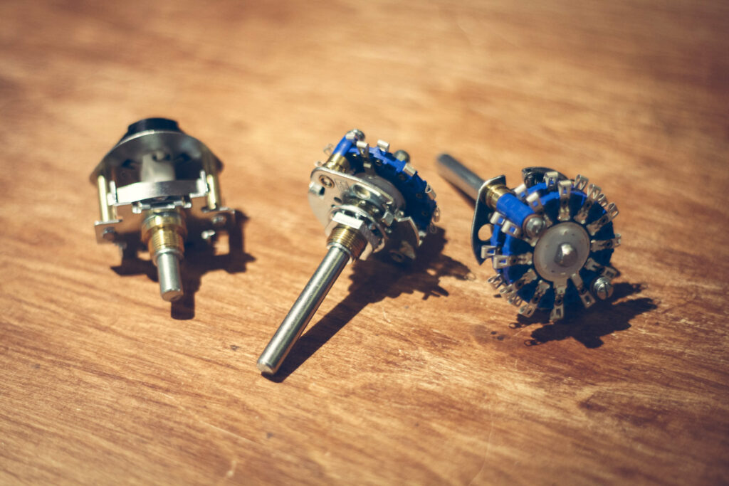 pultec-eqp-1a-tube-programm-equalizer-diy-analogvibes-rotary-switch