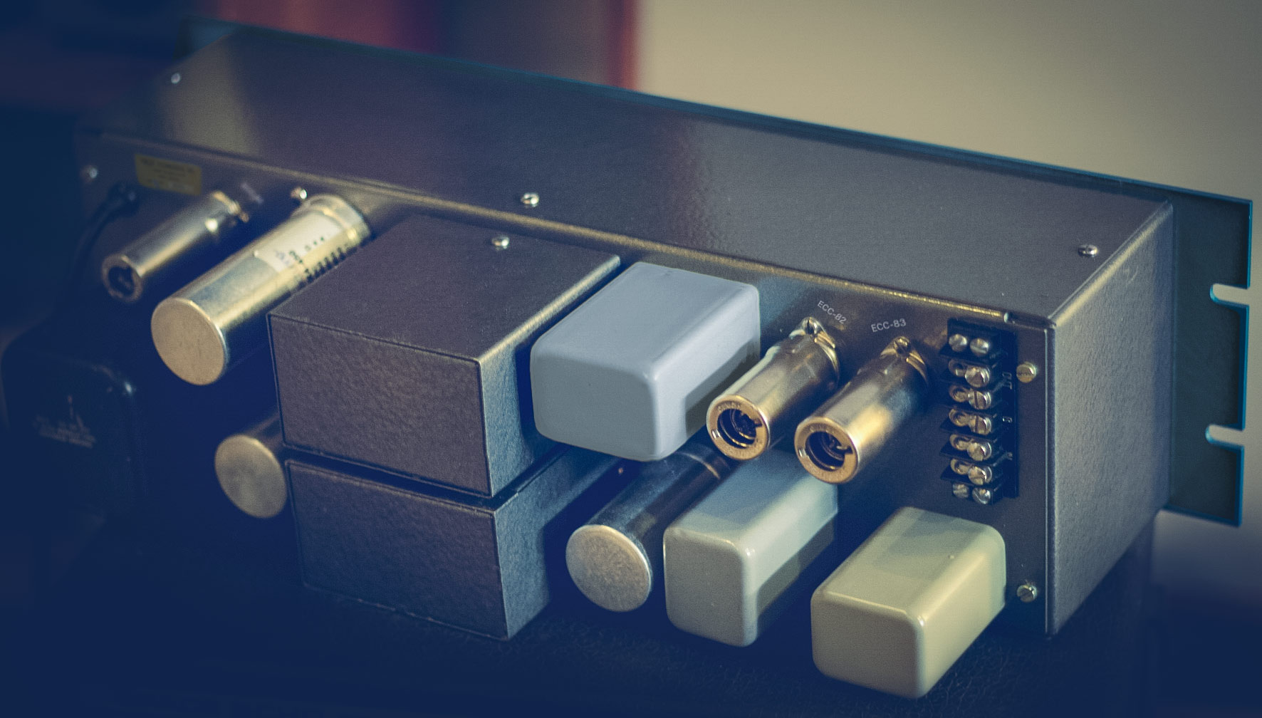 pultec-eqp1a-program-tube-eualizer-diy-analogvibes-back