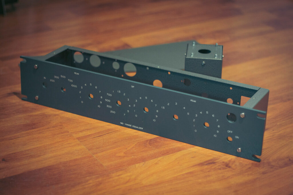 pultec-meq5-tube-midrange-equalizer-diy-by-analogvibes-front-open