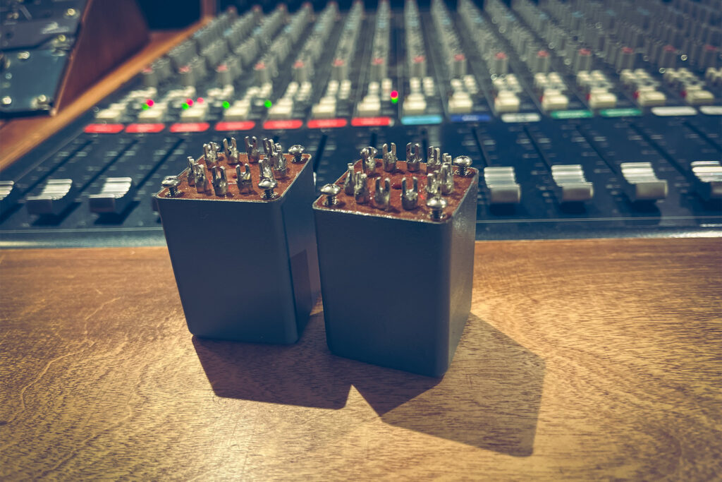 teletronix-la2a-tube-opto-compressor-diy-analogvibes-transformers